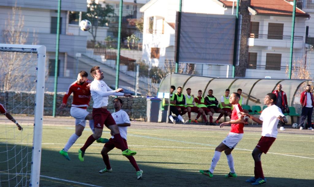 Técnico dos Estudantes Africanos fala de perseguição e racismo no campeonato distrital de futebol