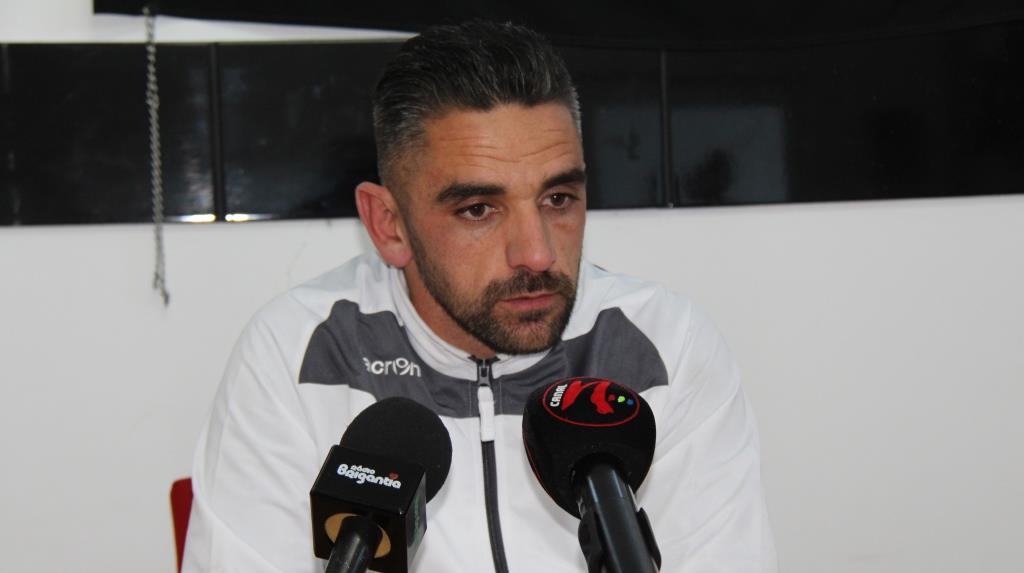 Corunha continua de fora e Miguel em dúvida para o jogo com a AD Oliveirense