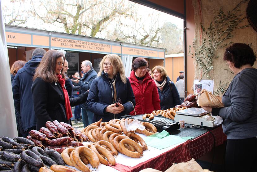Feira da Alheira de Mirandela arranca com chuva
