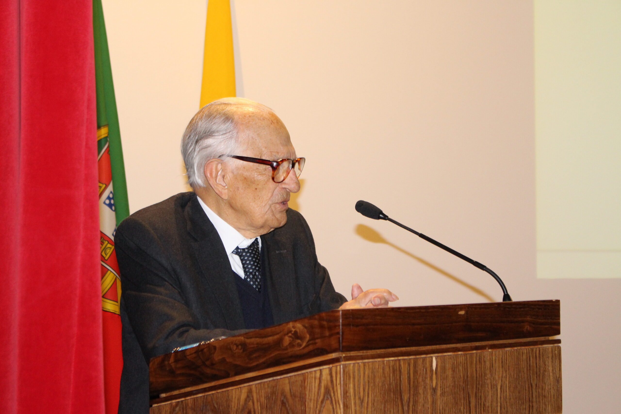 Almirante Sarmento Rodrigues foi homenageado em Bragança