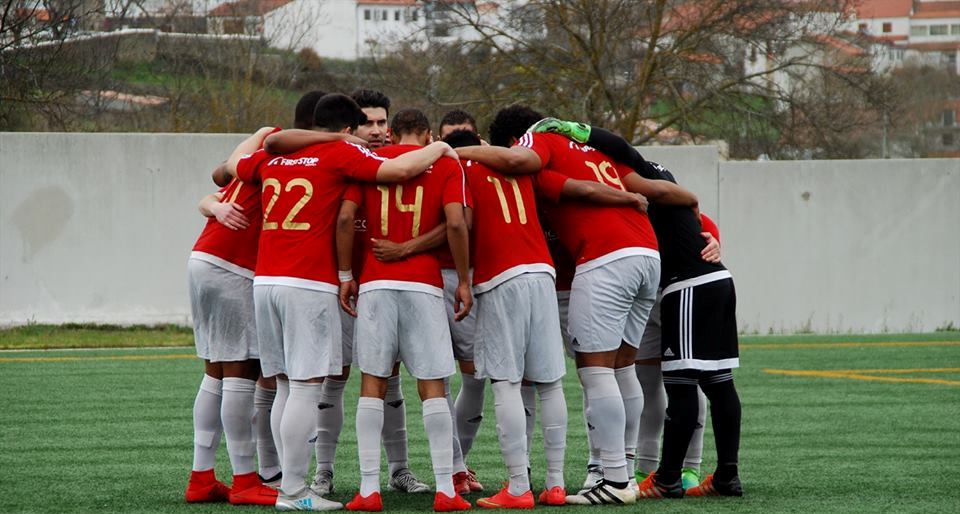 Hat-trick de Tiago Antunes resolve para o o GD Mirandês