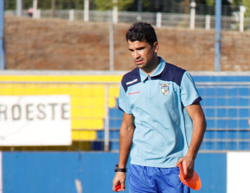 “A um clube como o Bragança não chega dar roupa limpa para os jogadores treinarem”