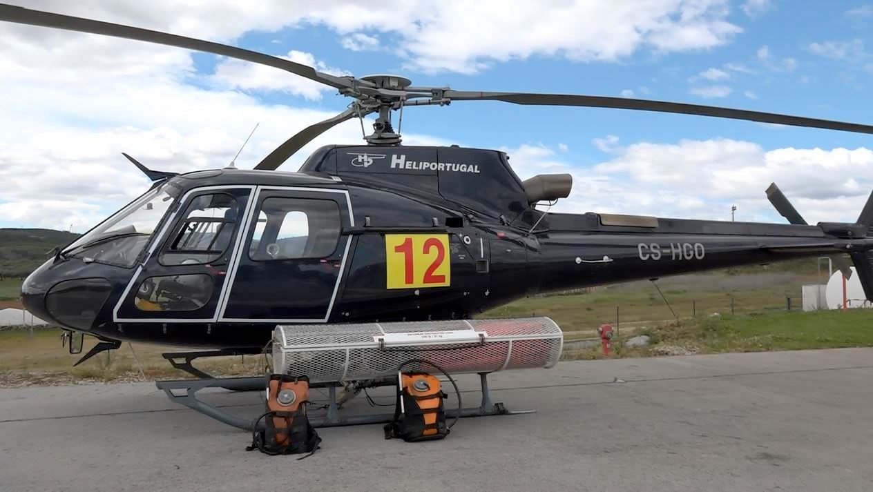 O helicóptero bombardeiro em permanência no distrito já está em Macedo de Cavaleiros