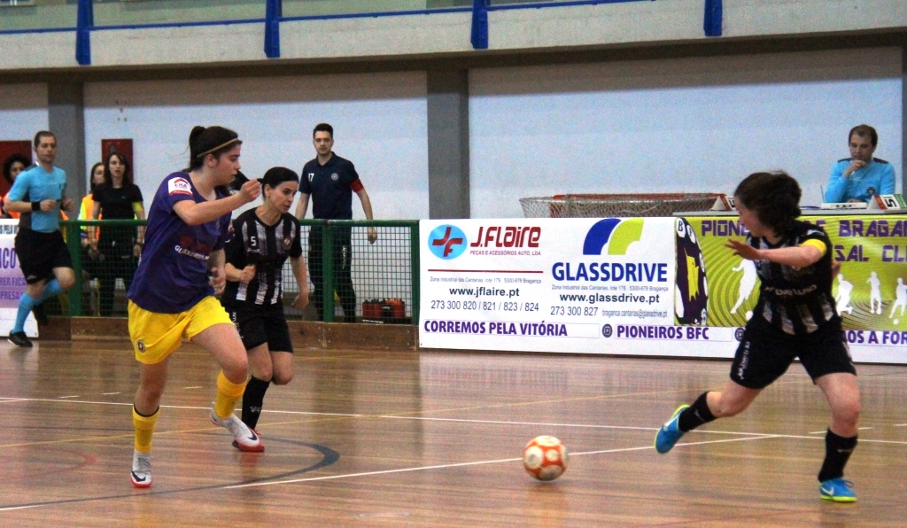 Pioneiros entram a vencer na segunda fase da Taça Nacional de Futsal Feminino