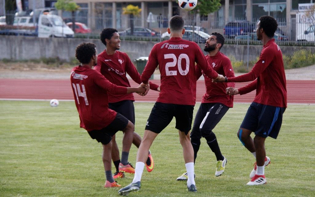 Estudantes com a confiança em alta para a estreia na final da taça da AFB