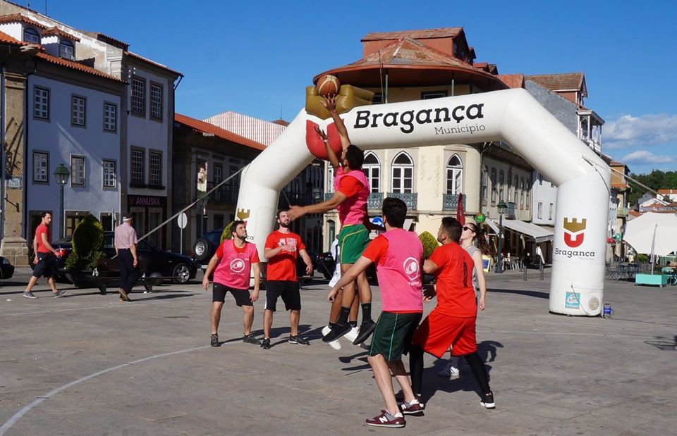 Estrelas Brigantinas levaram basquetebol para a rua