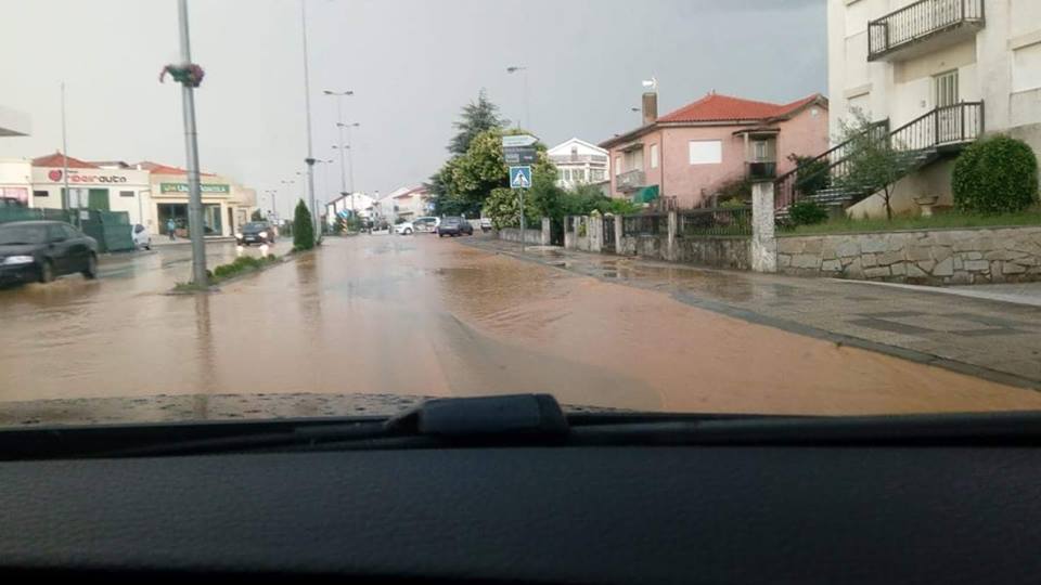 Inundações em Mogadouro e Macedo de Cavaleiros devido à chuva forte desta quinta-feira