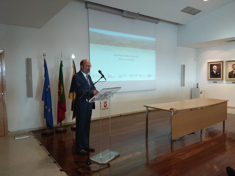 Ministro do Ambiente diz que multa por trail em Montesinho se deveu a risco máximo de incêndio