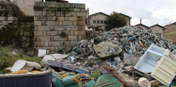 Remoção do lixo do Complexo do Cachão arranca esta segunda-feira
