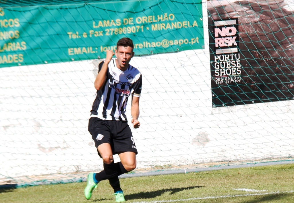 Clayton está em dúvida para a recepção ao Feirense