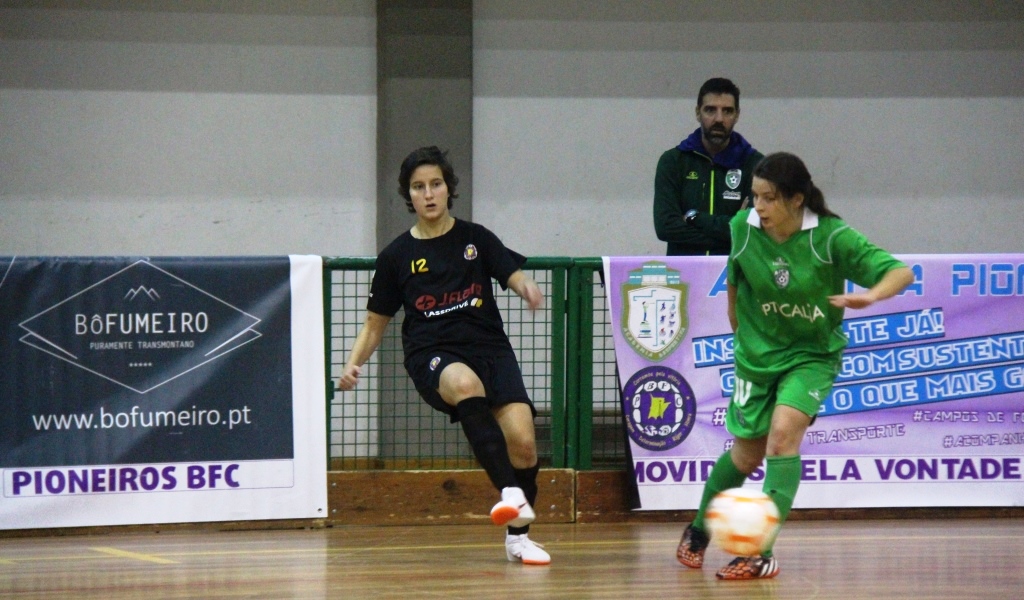 Sara Costa fez poker na goleada caseira