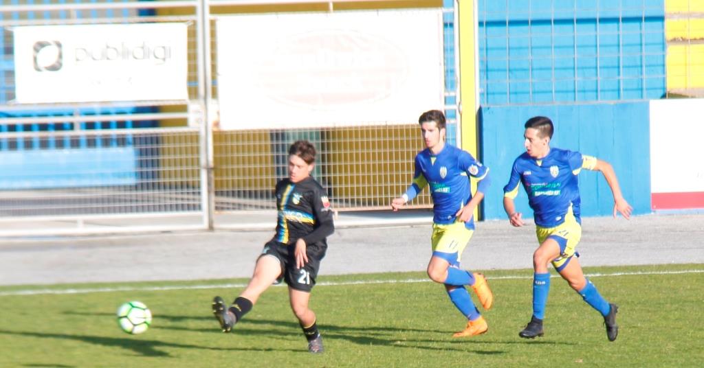 Dani e Faria decisivos no triunfo caseiro da formação de juniores do GDB