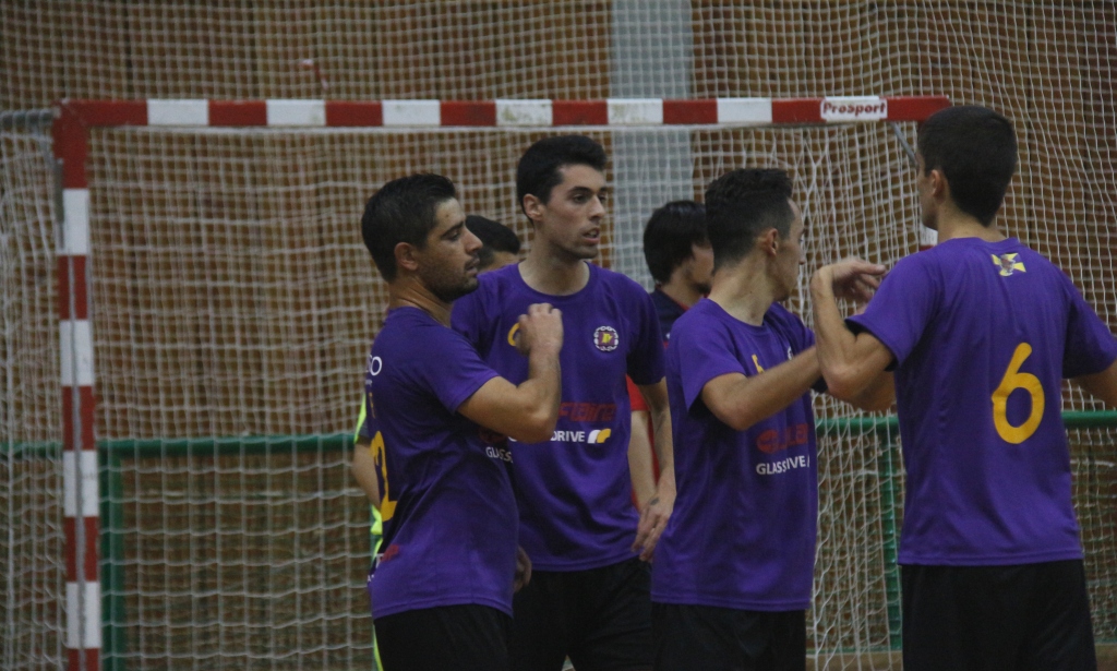 Pioneiros de Bragança vencem e reforçam liderança