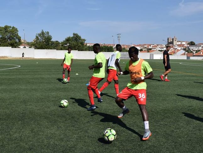 Técnico do Mirandês mostra-se desagradado com as arbitragens