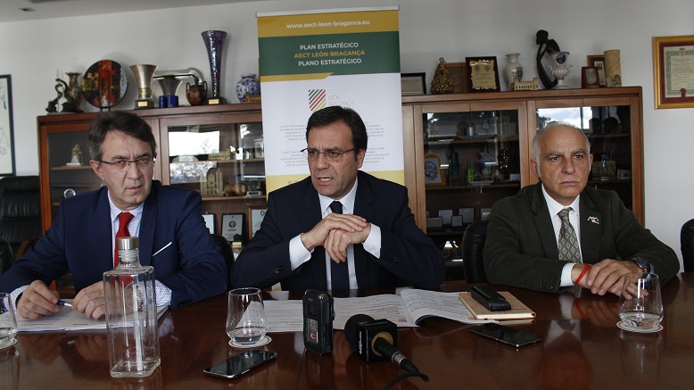 Agrupamento Europeu critica Cimeira Ibérica por ter ignorado ligação Bragança e Léon
