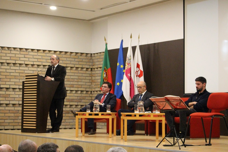 Professor José Adriano homenageado no aniversário da ESTIG com criação do prémio de empreendedorismo