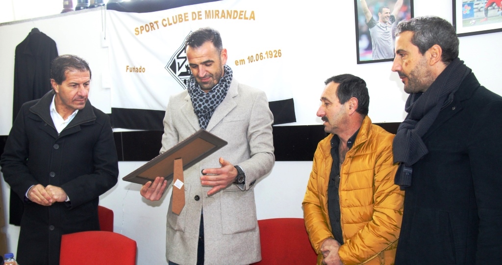 Eduardo Carvalho oferece viatura às equipas de formação do SC Mirandela