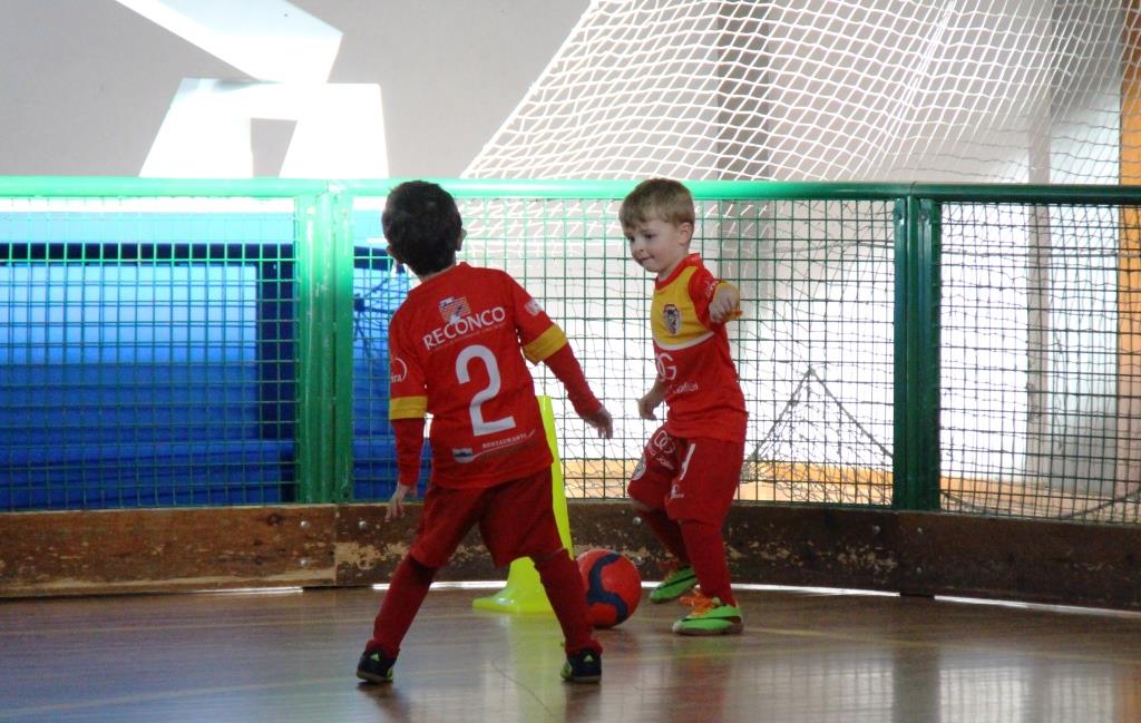 A.F. Bragança e Escola Arnaldo Pereira promoveram “Encontro de Futsal de Traquinas e Petizes”