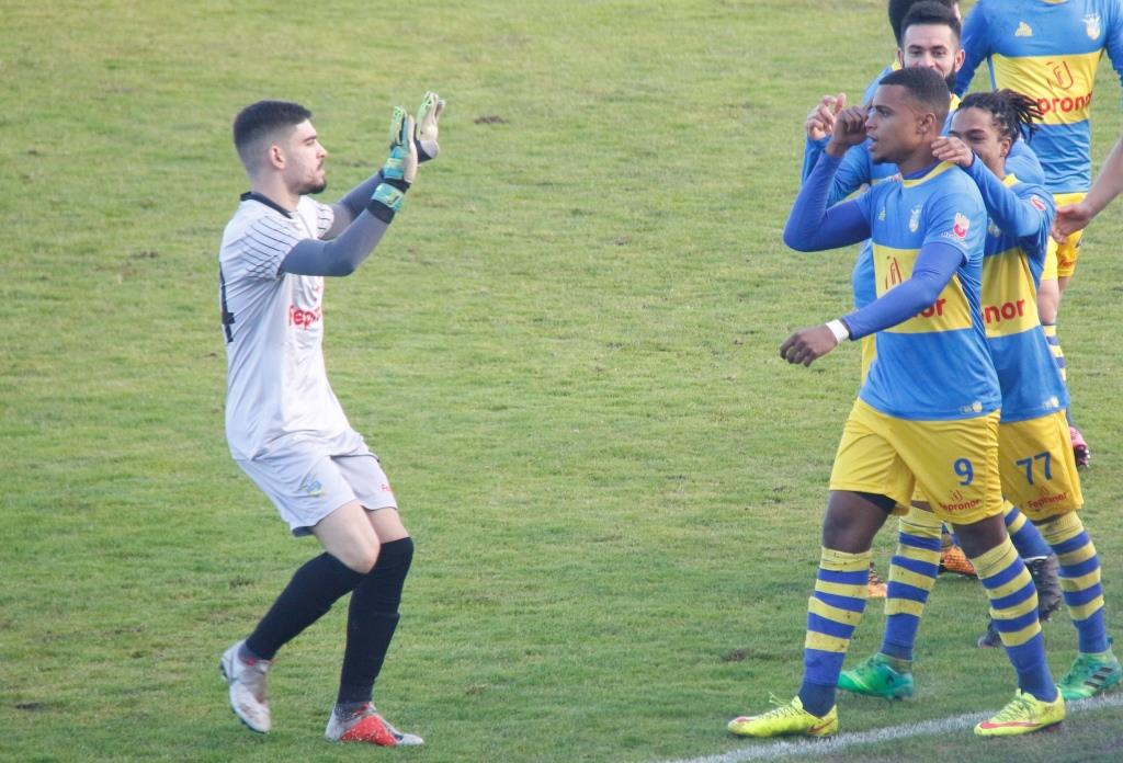 Jogar em piso de terra batida preocupa técnico do G.D.Bragança