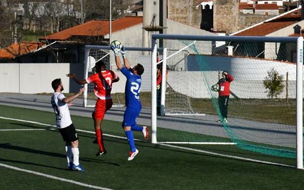 Futebol: Grupo Desportivo Mirandês sofre derrota caseira