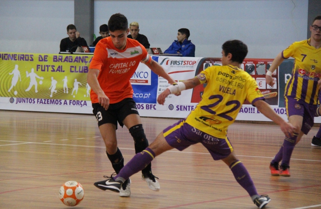 Futsal: Montes de Vinhais vence Pioneiros e confirma presença na final da taça de juvenis