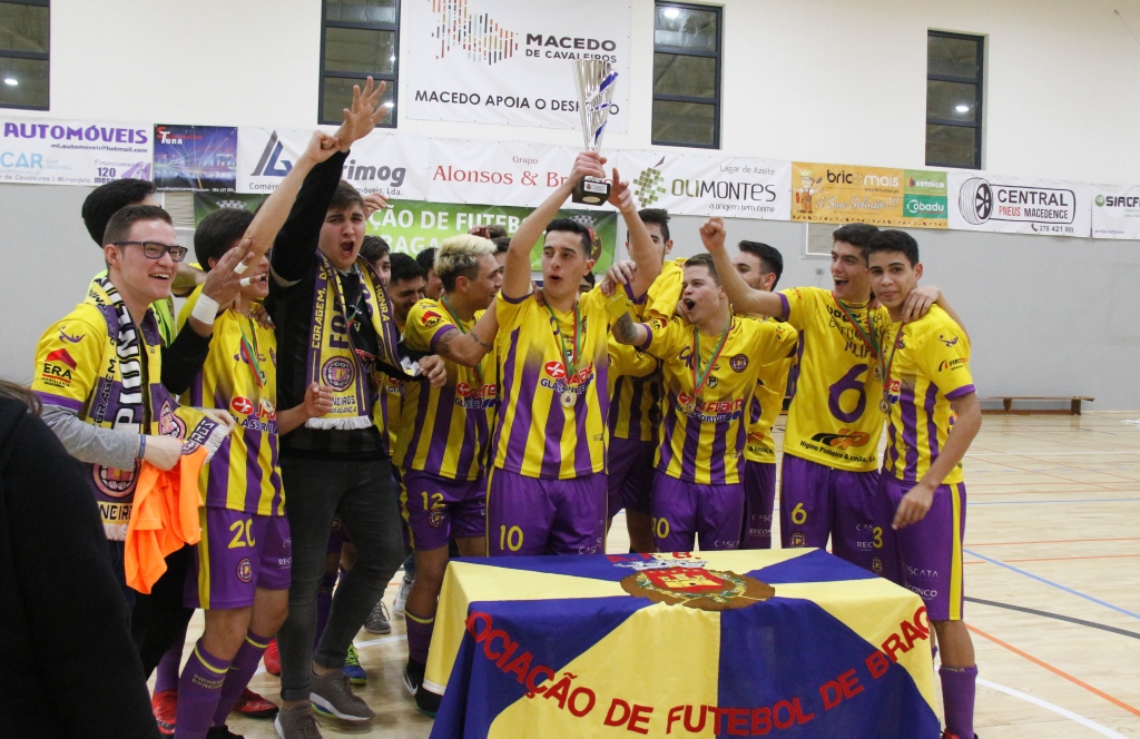 Pioneiros vencem Mogadouro e conquistam Taça Distrital de Futsal de Juniores