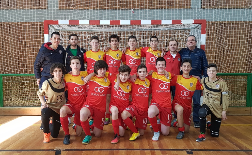 Escola Arnaldo Pereira vence Taça Distrital de Futsal em iniciados e faz a dobradinha