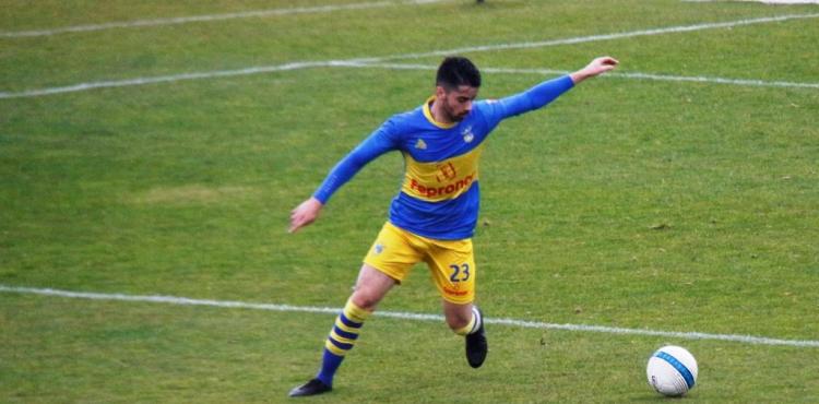 Futebol: G.D. Bragança dá goleada (6-1) ao Sendim e reforça liderança