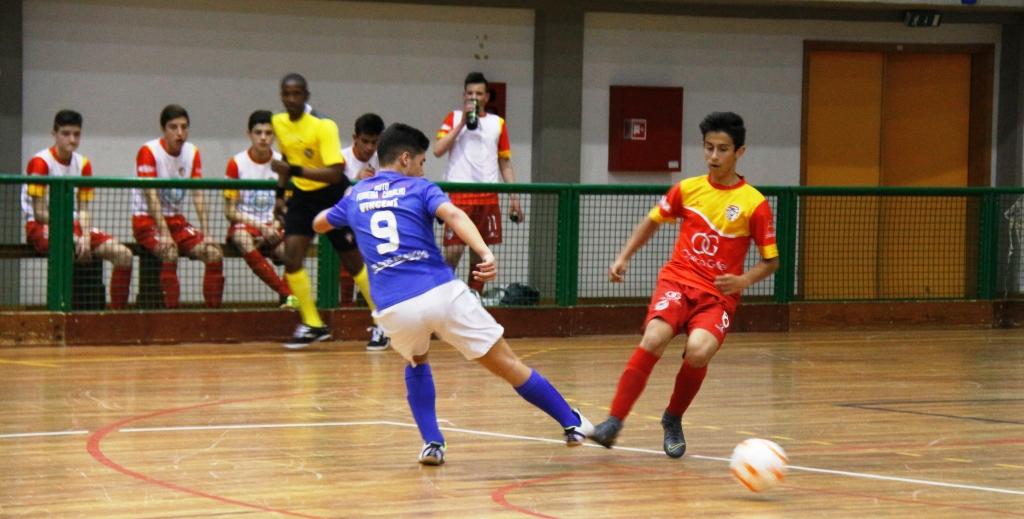 Futsal: Escola Arnaldo Pereira vence Montalegre e continua na corrida à segunda fase da Taça Nacional de Iniciados