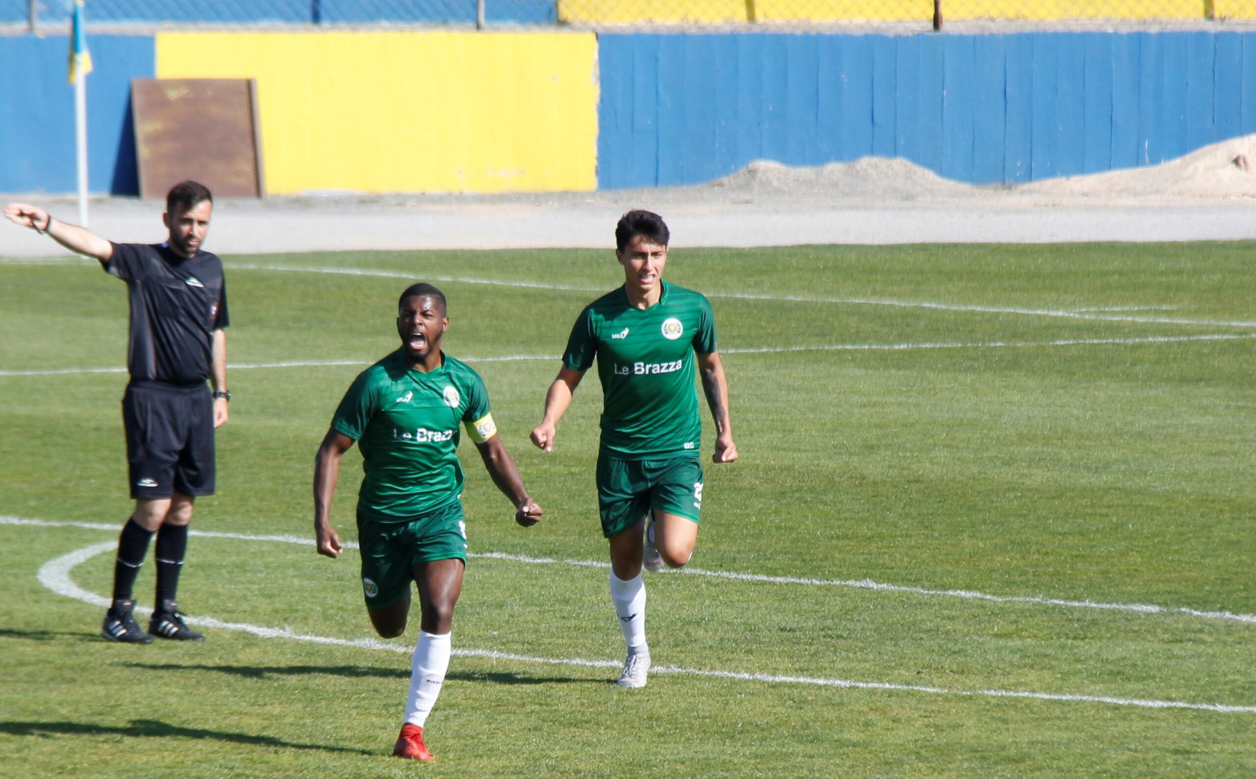 Carção à espreita da liderança no jogo grande da jornada 19
