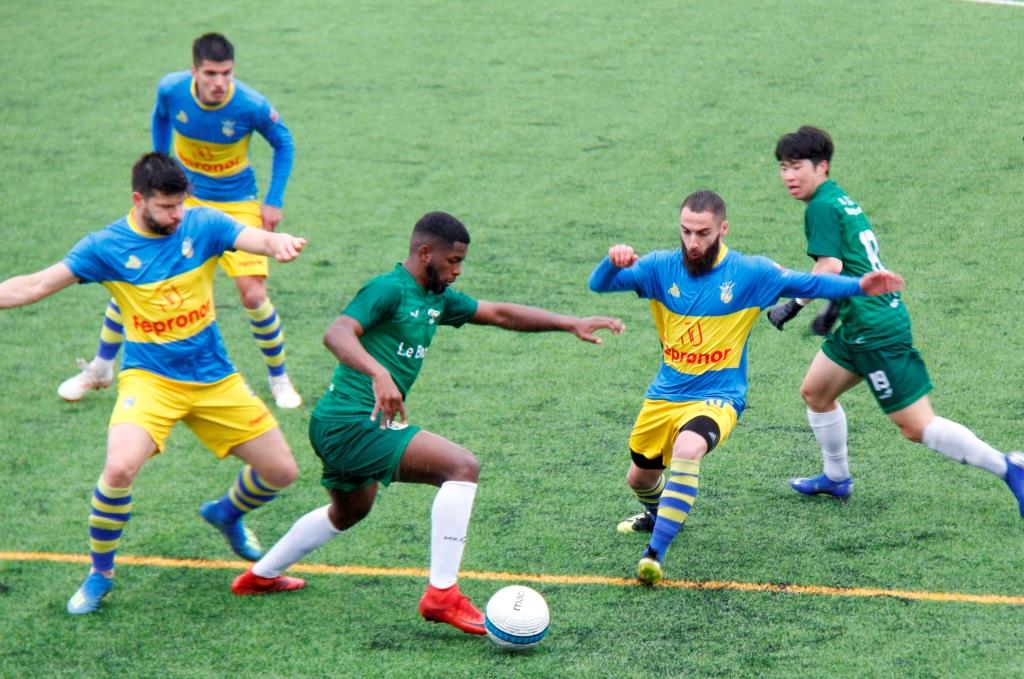 Carção vence Bragança e assume o comando do campeonato distrital