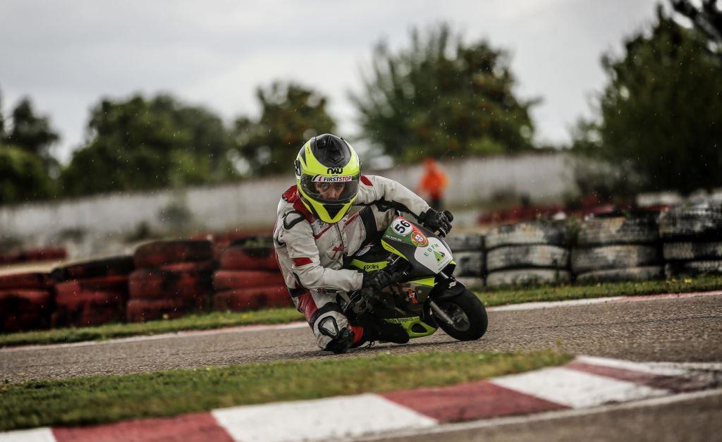 Motociclismo: Tiago Rafael tem apenas oito anos e já se mostra nas pistas nacionais