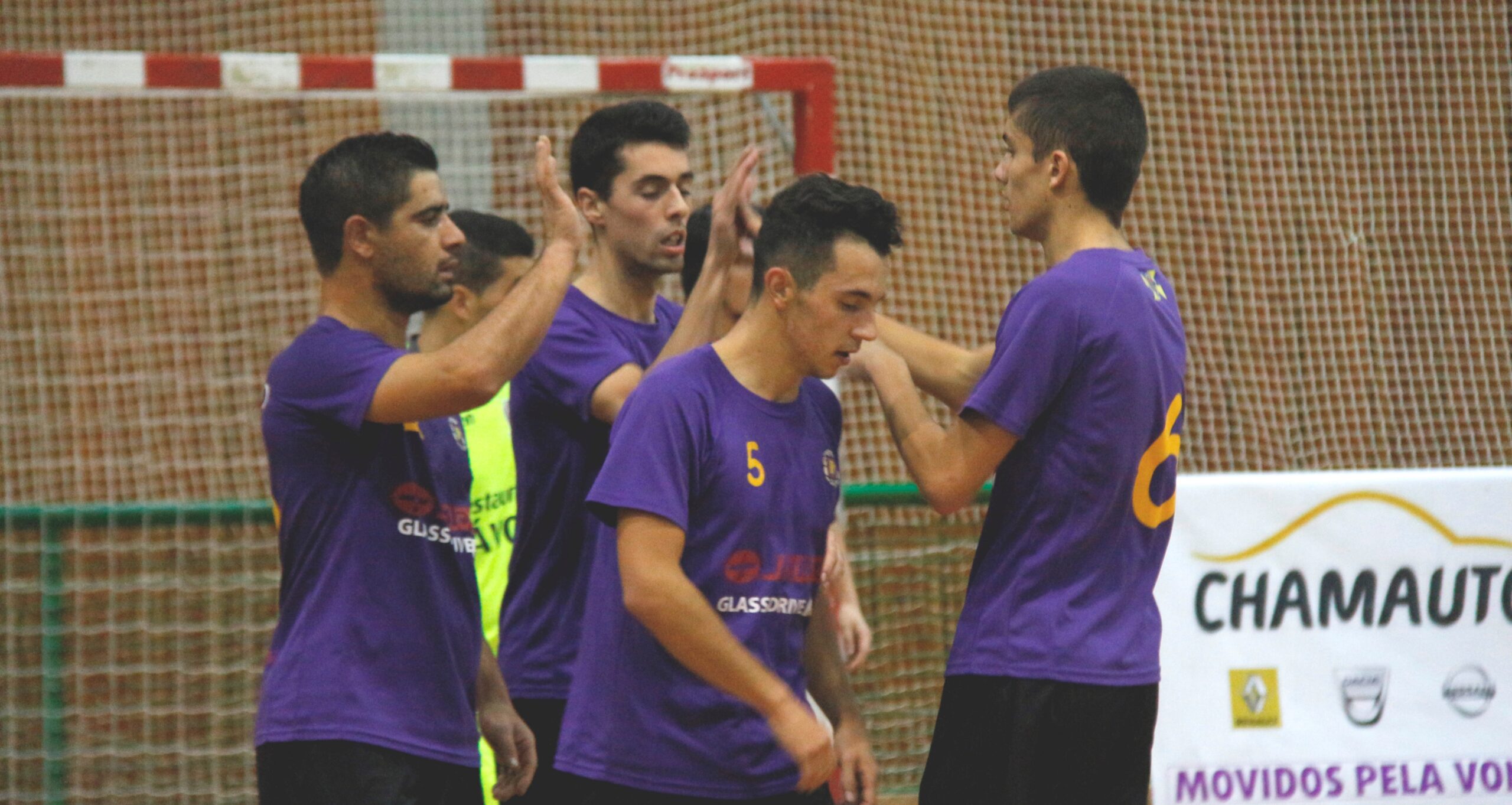 Pioneiros e Freixo vão à “negra” para apurar o campeão distrital