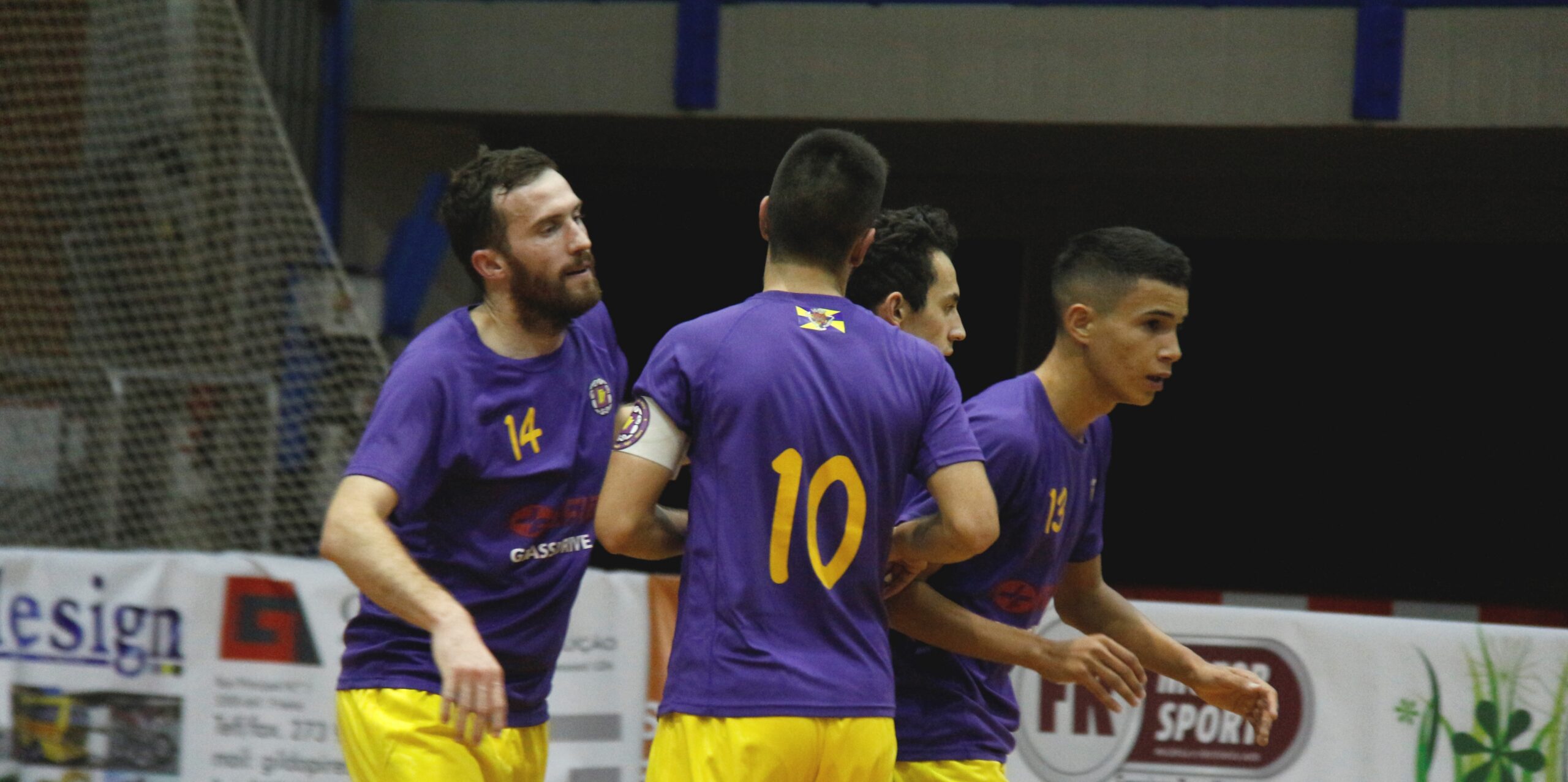 Futsal: Pioneiros vencem CASC Freixo e estão mais perto do título distrital