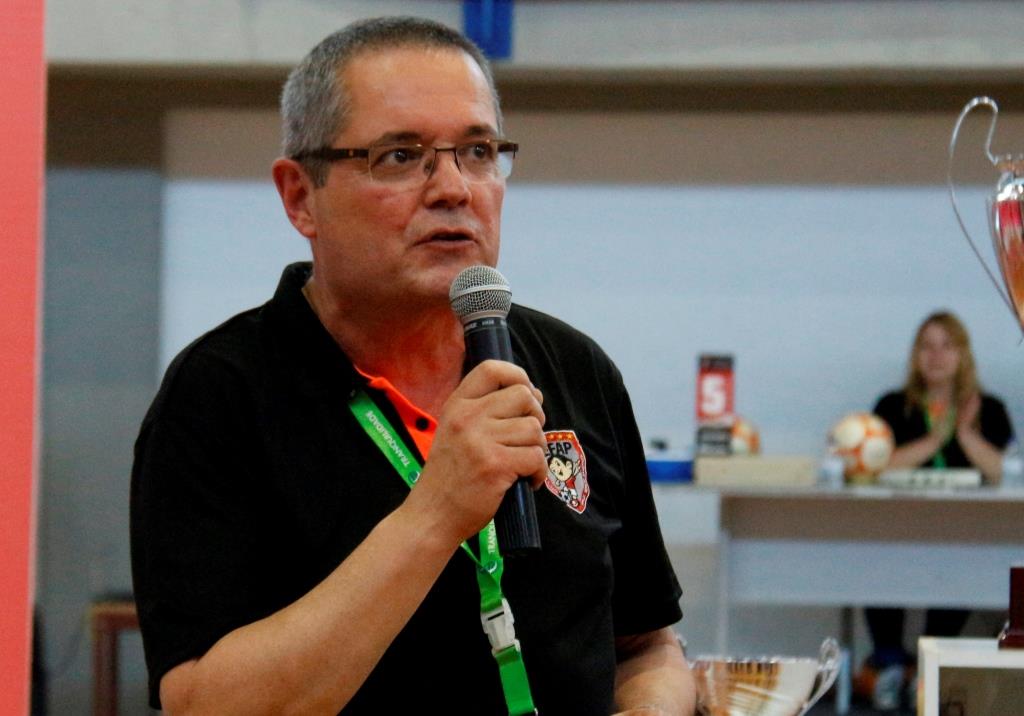 Carlos Santos pede uma discriminação positiva para o futsal