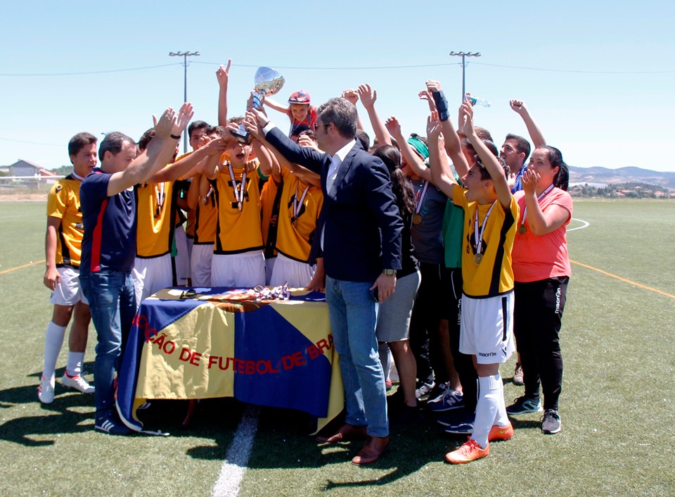 Futebol: Vale do Conde conquista título distrital de iniciados
