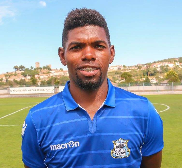 Futebol: Paulo Roberto é reforço do Bragança