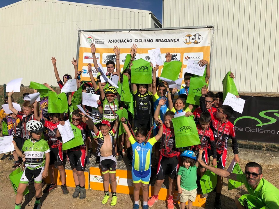 Ciclismo: Macedo de Cavaleiros recebeu II Encontro de Escolas de Ciclismo de XCC Juvenil