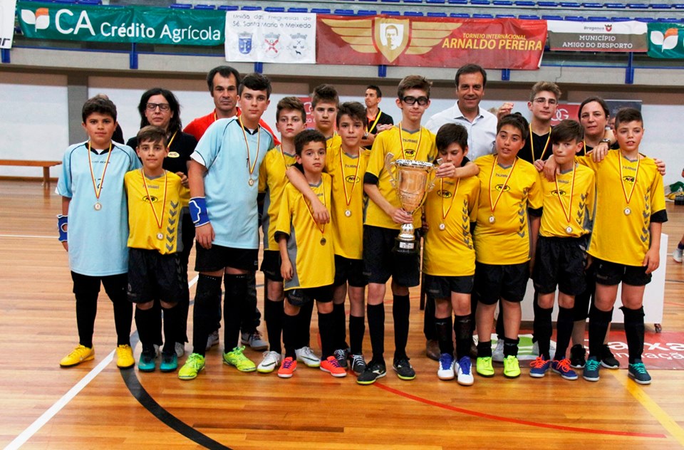 Futsal: ABC Nelas vence VI Torneio Internacional da Escola Arnaldo Pereira