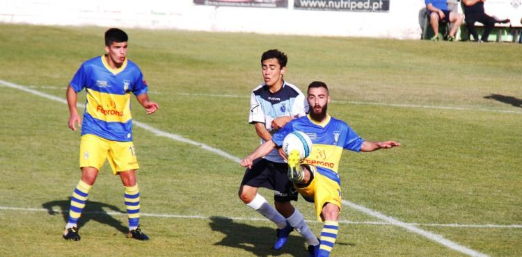 Futebol: Bragança renova com Nuno Silvano, Capelo e Pereira