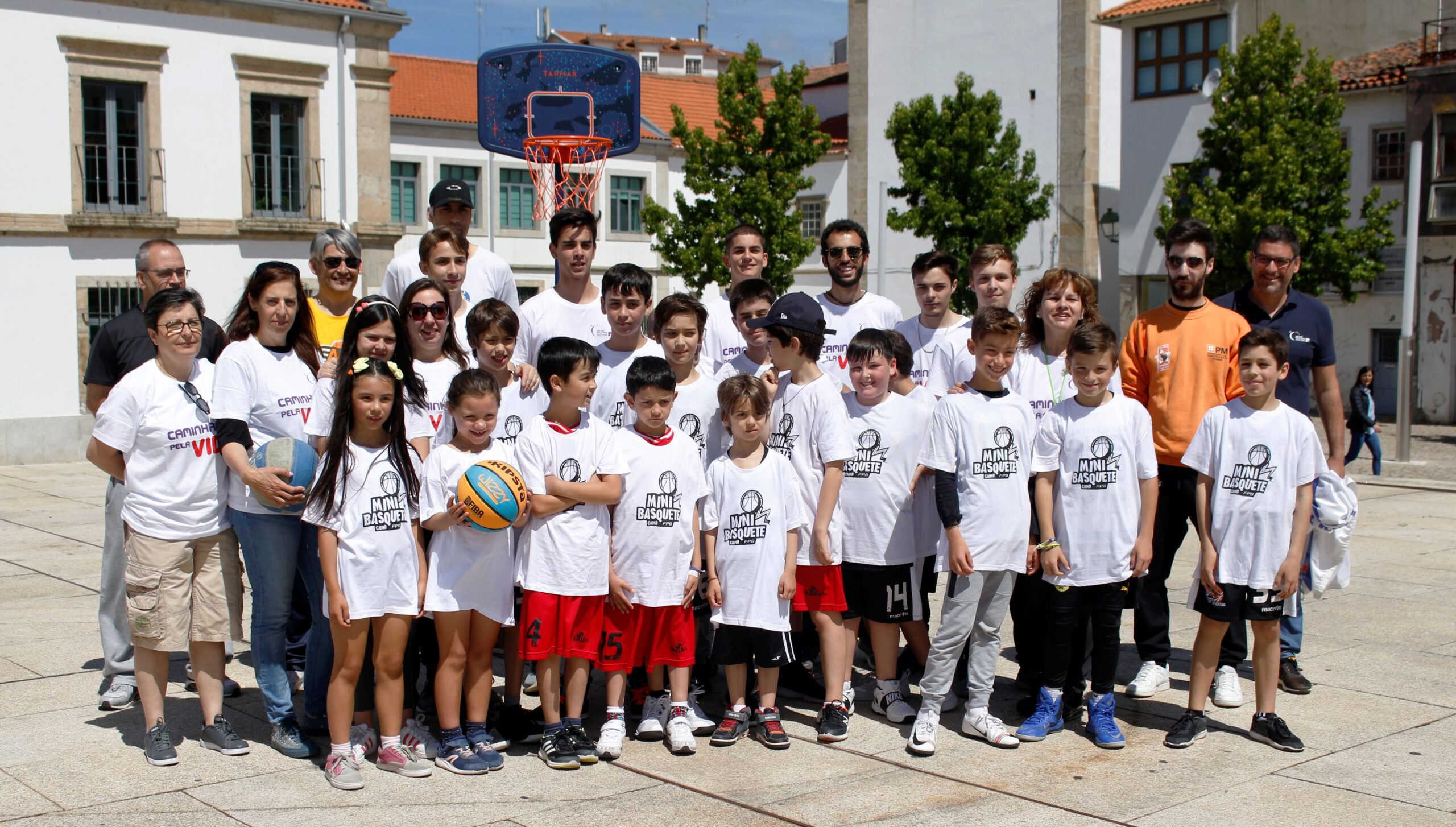 Dia do Minibasquetebol assinalado em Bragança com atletas das Estrelas Brigantinas e S.C. Mirandela