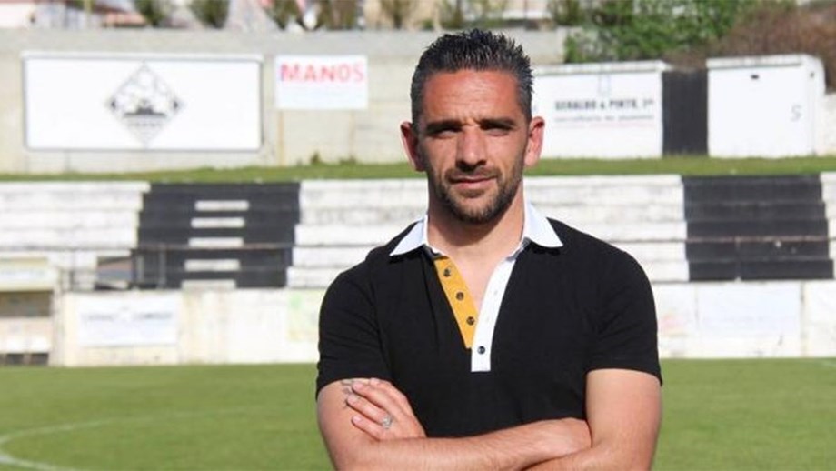 Técnico mirandelense renova pelo Académico de Viseu