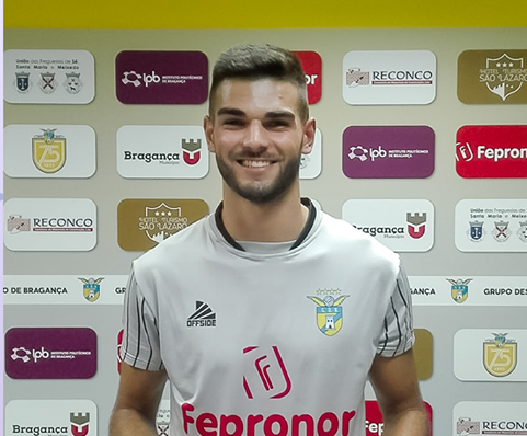 João Tiago reforça baliza do Bragança