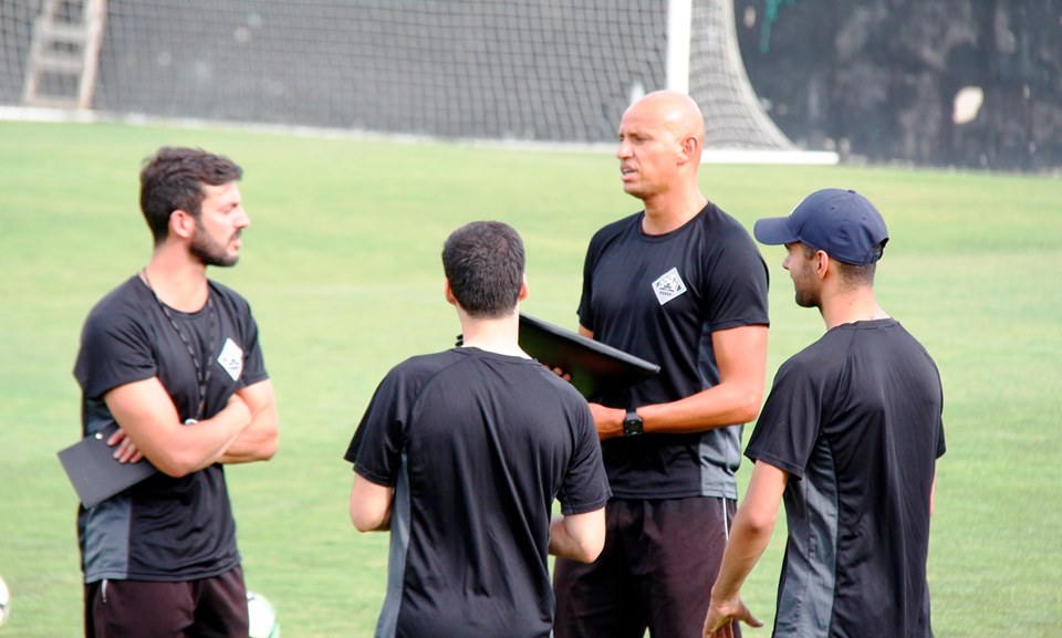 Futebol: Técnico do SCM diz que ainda há muito trabalho a fazer até ao início do campeonato