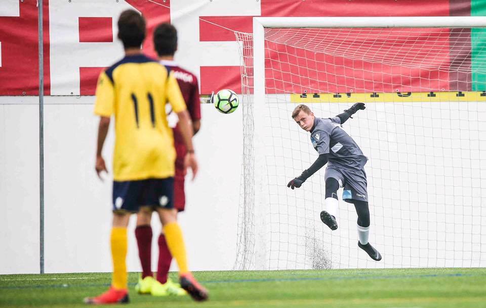 Jovem guarda-redes do Clube Atlético de Macedo de Cavaleiros dá o salto para o Benfica