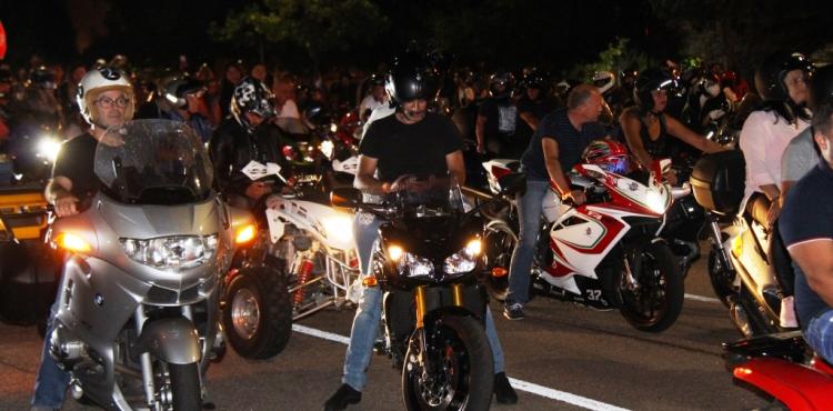 Passeio nocturno e espectáculos de stunt riding animam Concentração Motard de Bragança