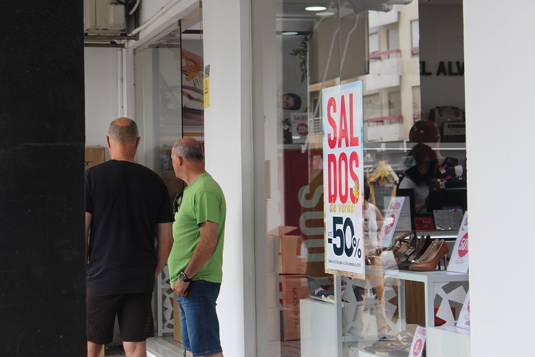 Comerciantes brigantinos queixam-se que os emigrantes compram menos que antigamente