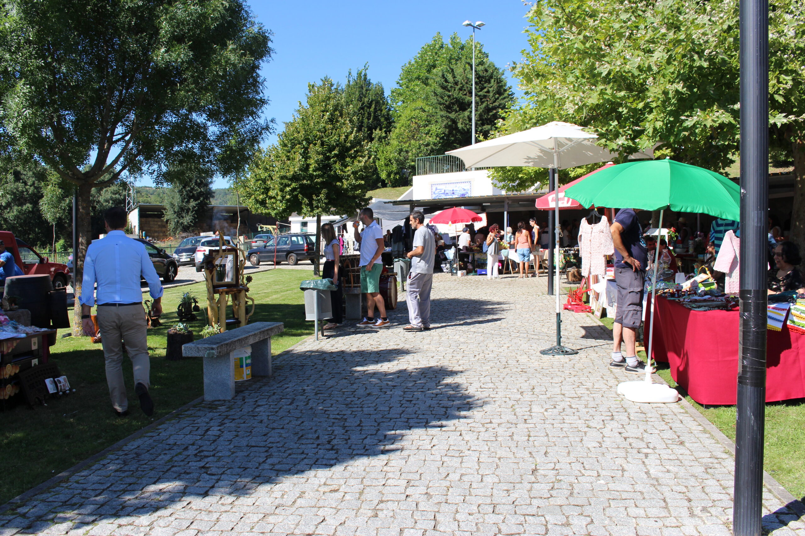 Mais expositores na 17ª edição da Feira de Artesanato e produtos da região em Rabal, Bragança