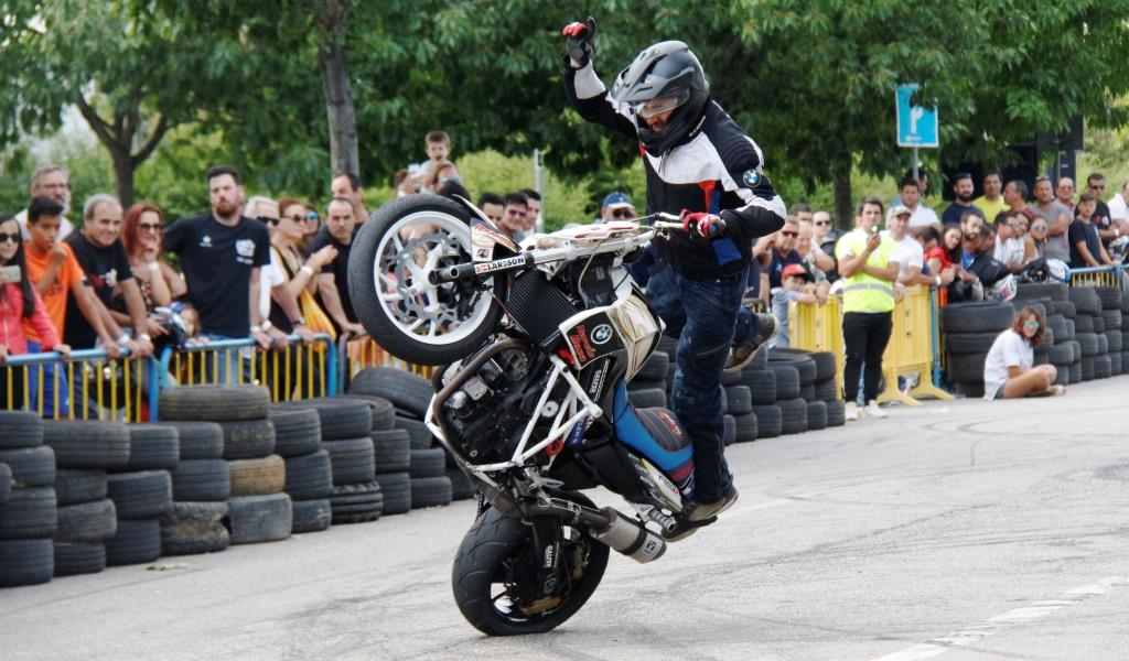 Concentração Motard: Espectáculos de Stunt Riding e passeio nocturno atraíram motards portugueses e estrangeiros a Bragança