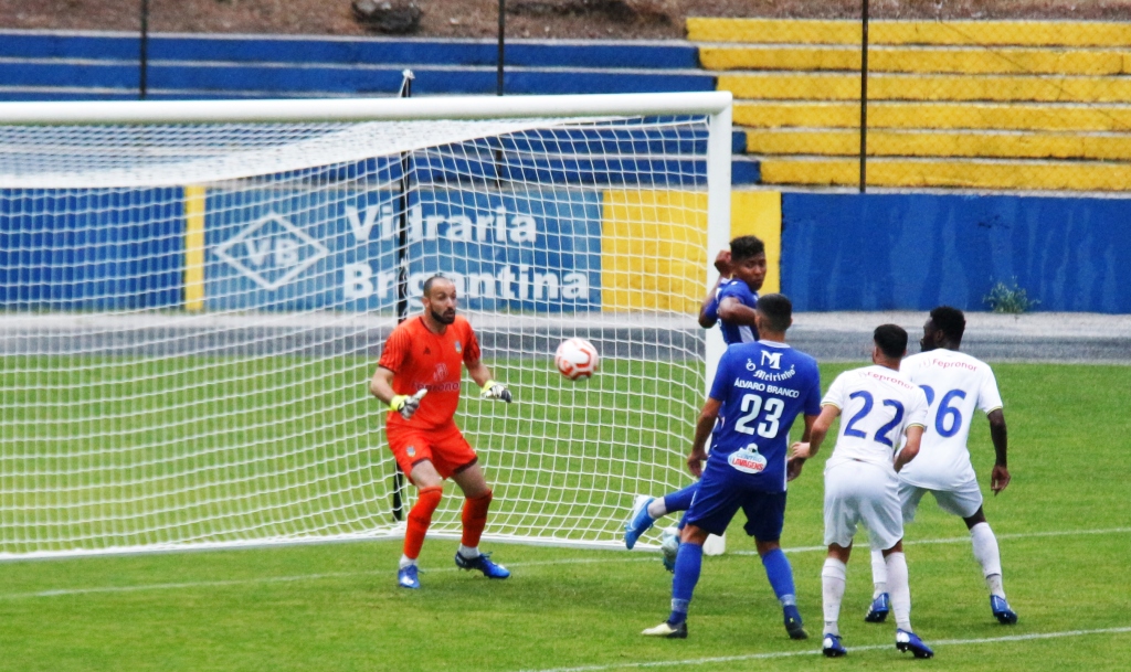 Futebol: Bragança vence (2-1) Montalegre